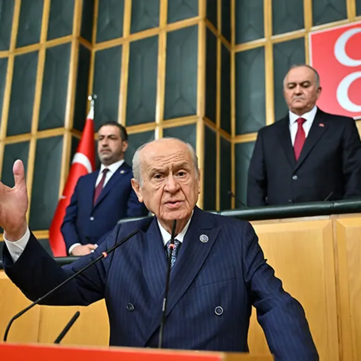 Bahçeli'den Yeni Anayasa Çağrısı: Seçim ve Siyasi Partiler Kanunu Mesajı