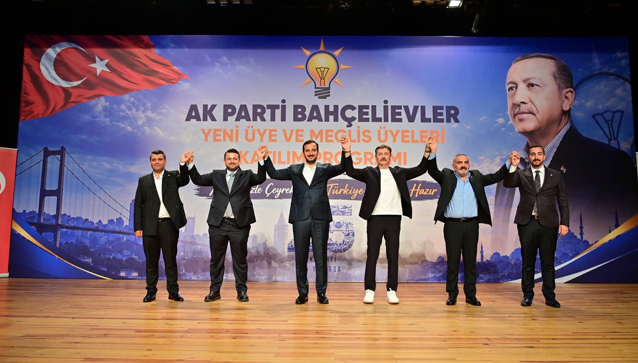 Bahçelievler'de 3 CHP'li Meclis Üyesi AKP'ye Geçti