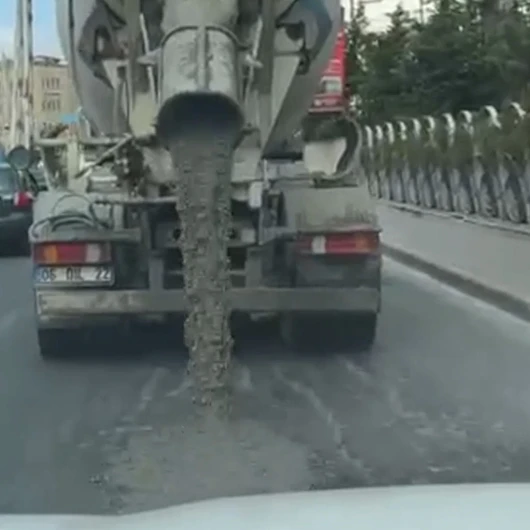 Bahçelievler'de Beton Mikseri Yola Beton Dökerek Gitti, O Anlar Kamerada