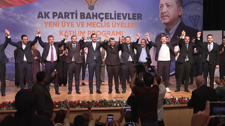 Bahçelievler'de CHP'li 3 Meclis Üyesi AK Parti'ye Geçti