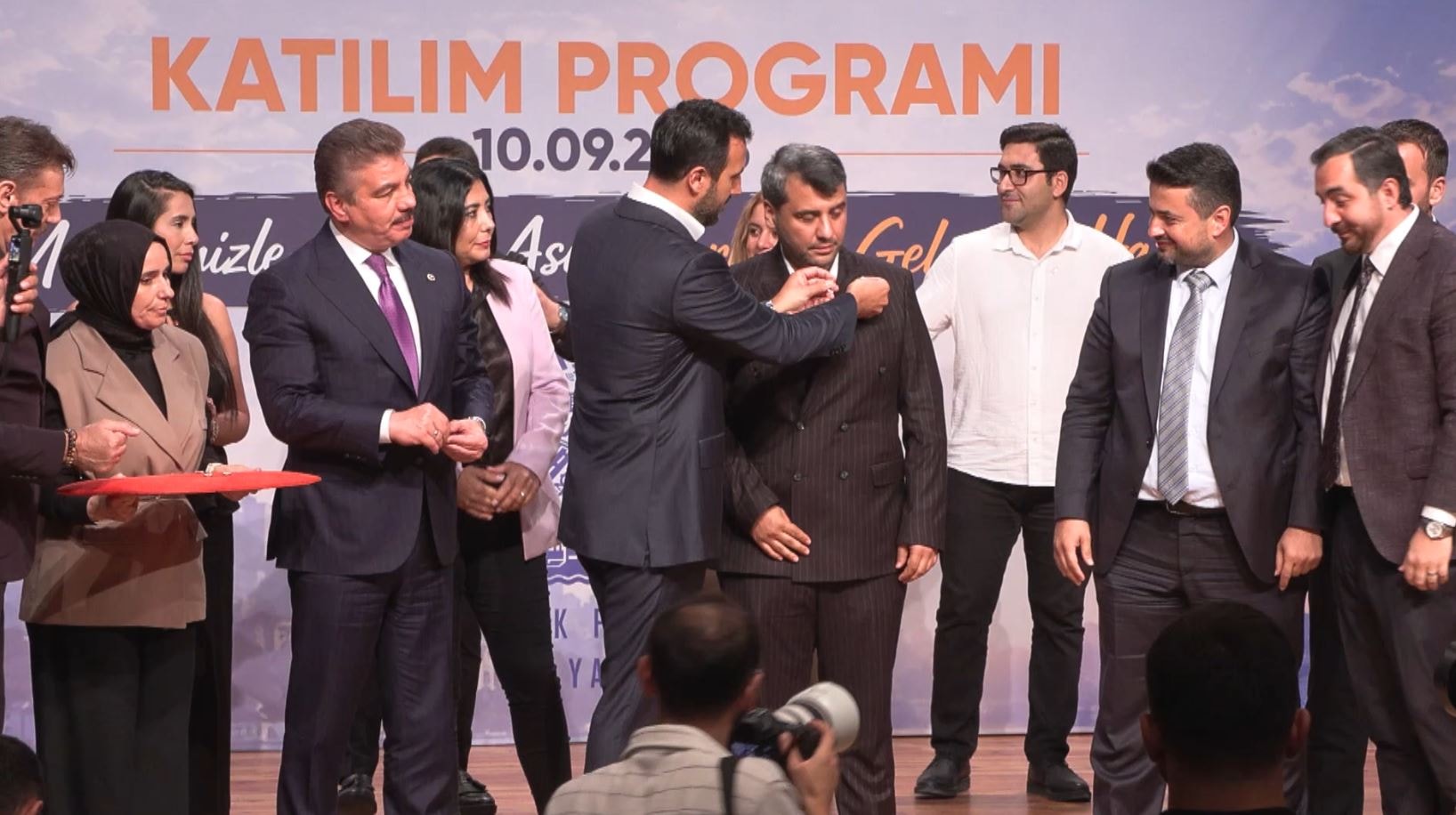 Bahçelievler'de CHP'li 3 Meclis Üyesi AKP'ye Geçti