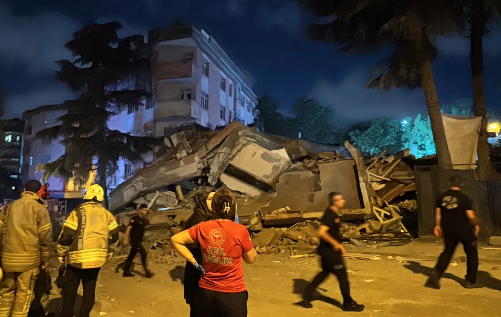 Bahçelievler'de 4 Katlı Bina Çöktü: 1 Yaralı