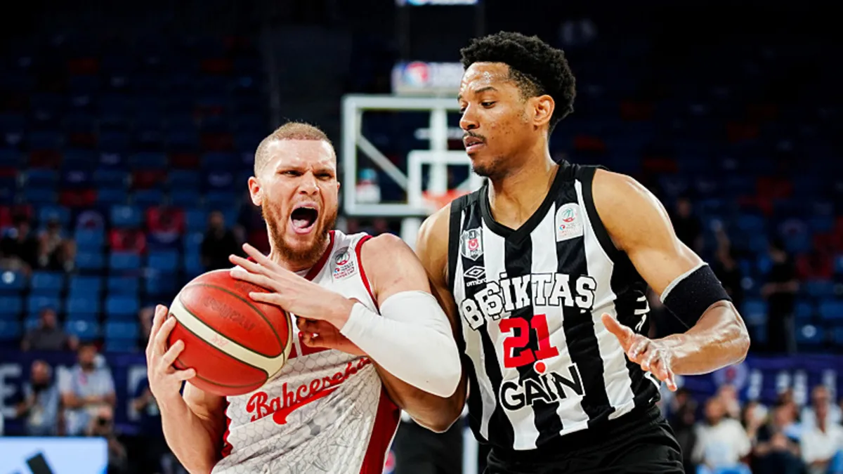 Bahçeşehir Koleji Malachi Flynn ile yola devam