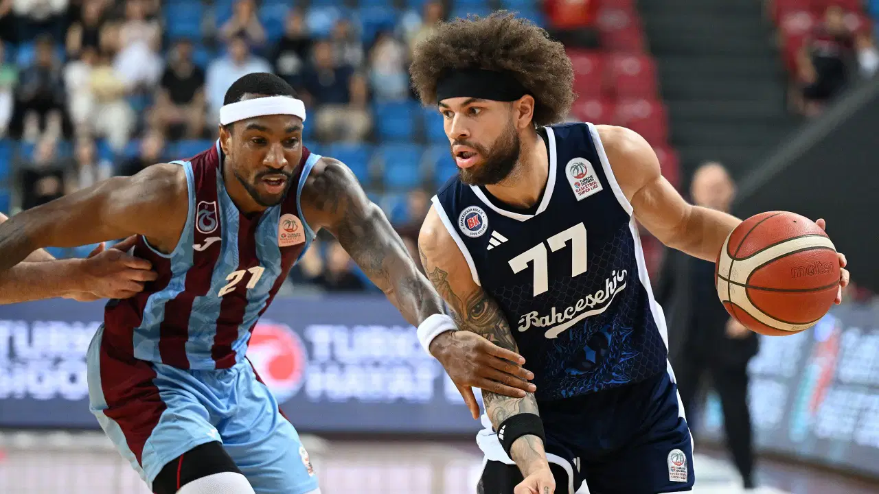 Bahçeşehir Koleji, Trabzonspor'u devirerek yarı finalde