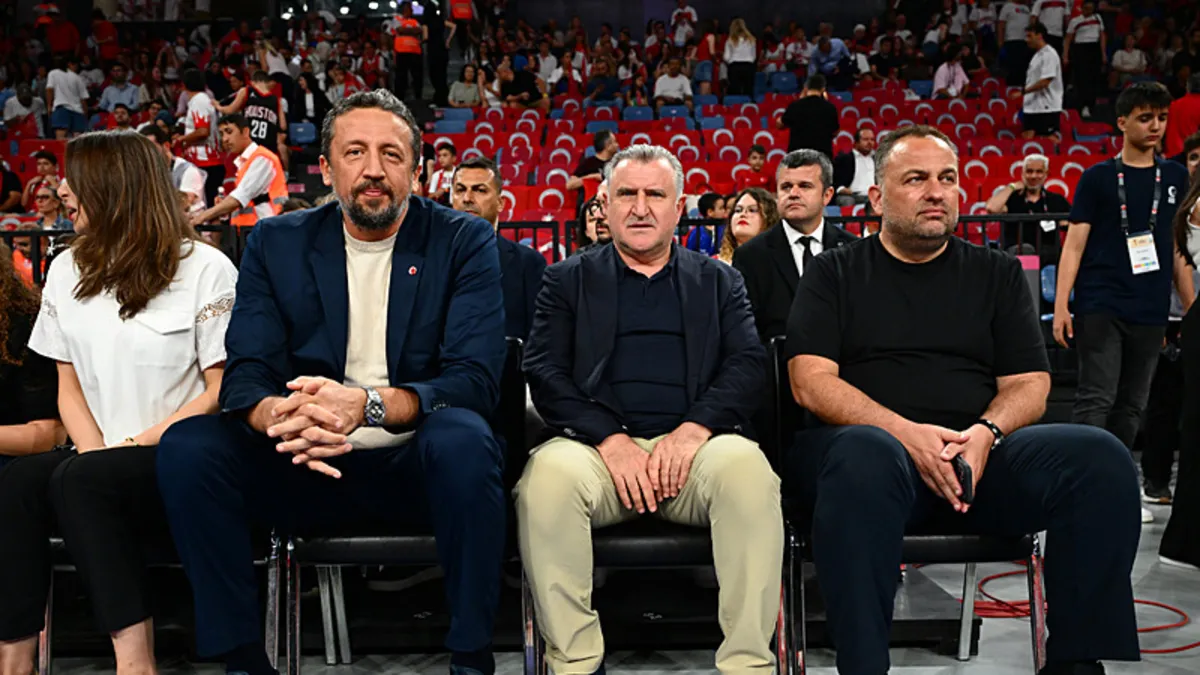 Bakan Bak'tan 12 Dev Adam'a tebrik: Namağlup liderlik gurur verici