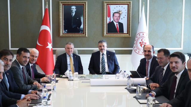 Bakan Bak, İçişleri Bakanı Çiftçi ile Konya yatırımlarını görüştü