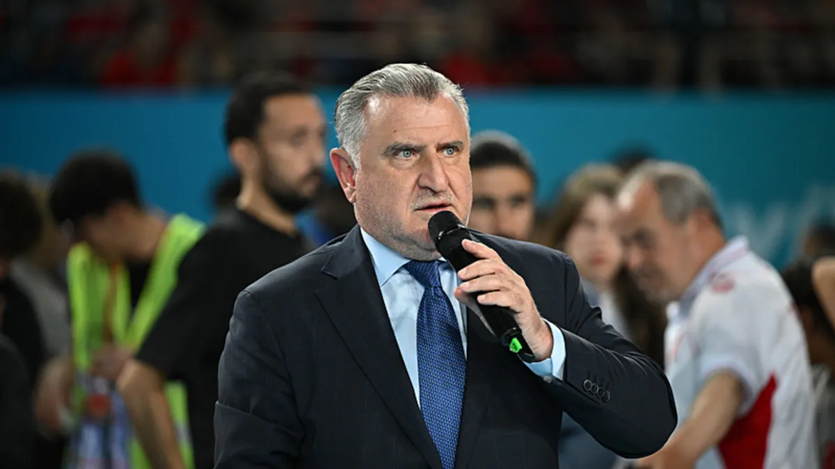 Bakan Bak: Sporda Marka Değerini Yükseltmeliyiz