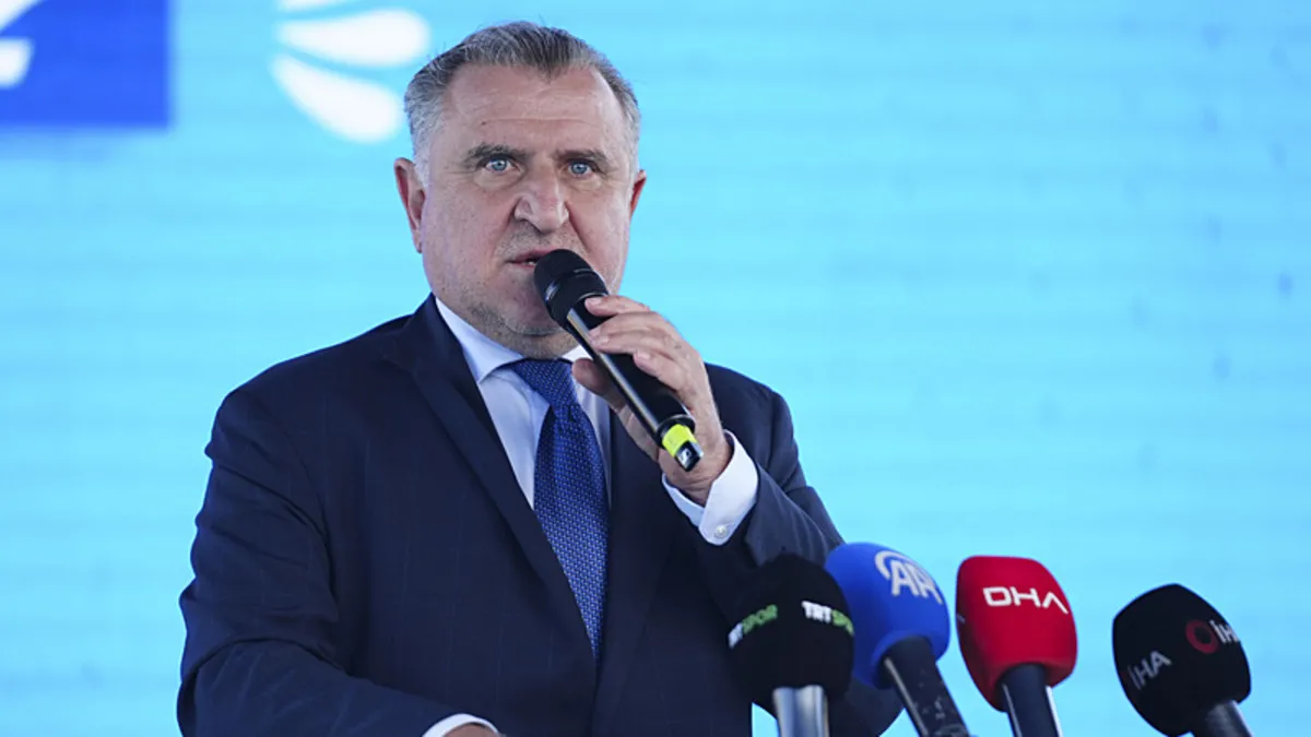 Bakan Bak'tan Avrupa Şampiyonu İlke Özyüksel Mihrioğlu'na Tebrik