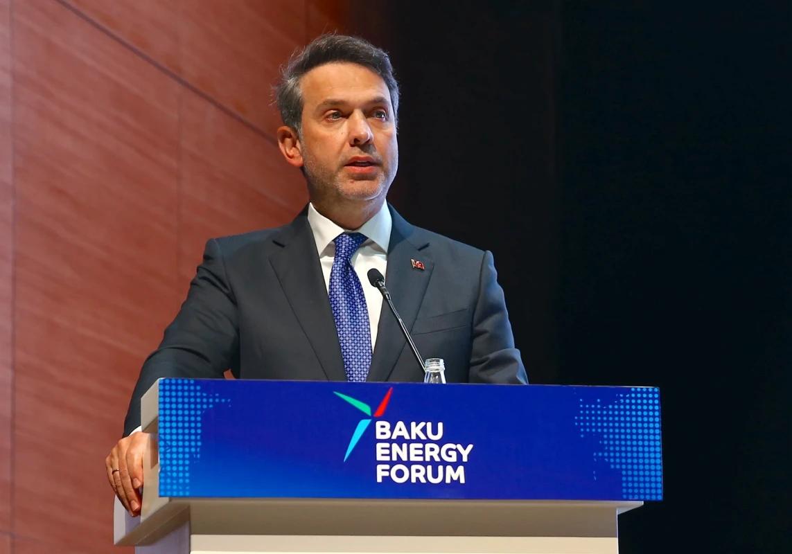 Bakan Bayraktar: Günlük 1,5 Milyon Varil Petrol Akış Kapasitemiz Var