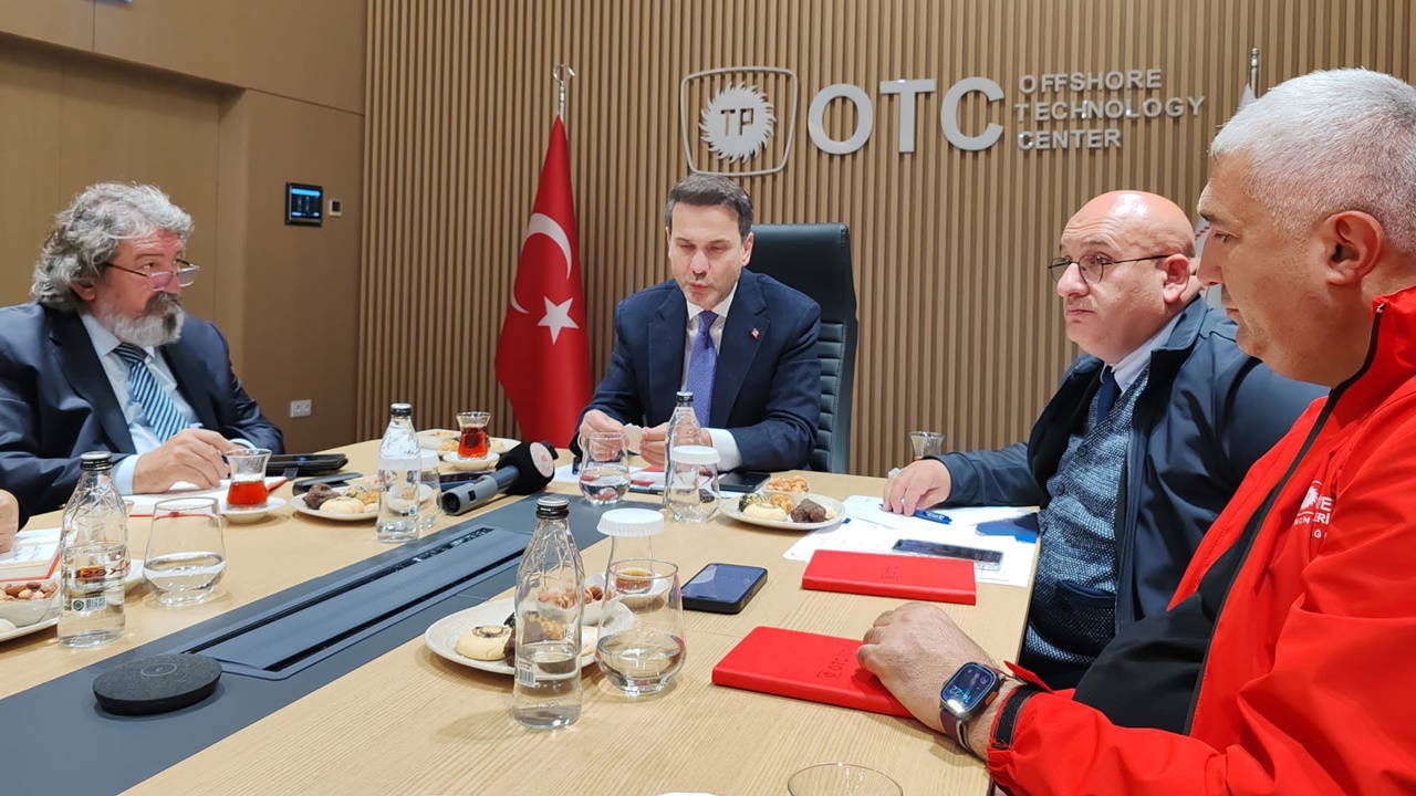 Bakan Bayraktar'dan TİGAD Heyetine Enerji Vizyonu Açıklamaları