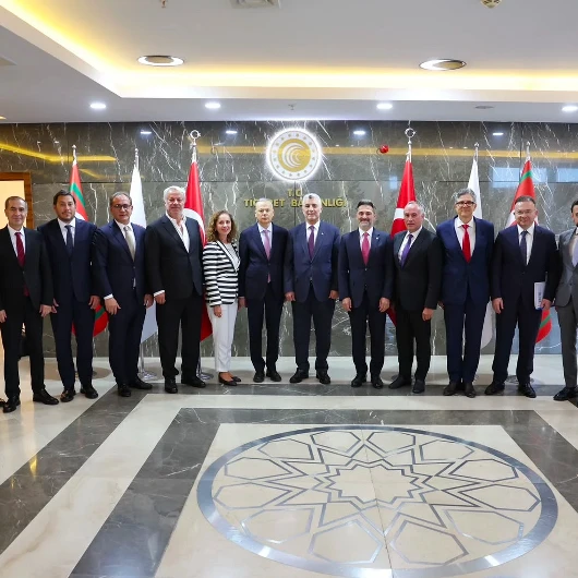 Bakan Bolat Hizmet İhracatçıları Birliği Yönetimini Kabul Etti