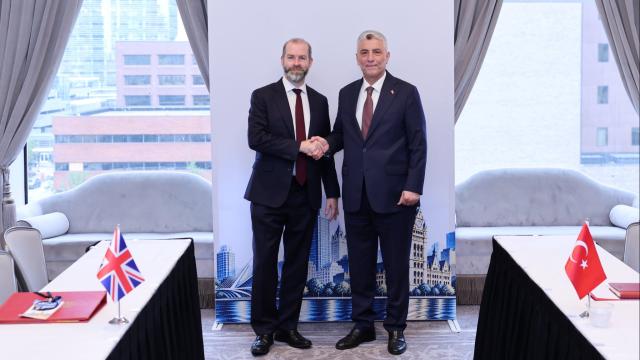 Bakan Bolat, İngiliz Mevkidaşı Reynolds ile Ticaret Görüşmesi Yaptı