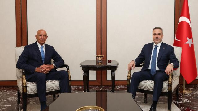 Bakan Fidan, ABD'nin Ankara Büyükelçisi Barrack ile Suriye ve Irak'ı görüştü