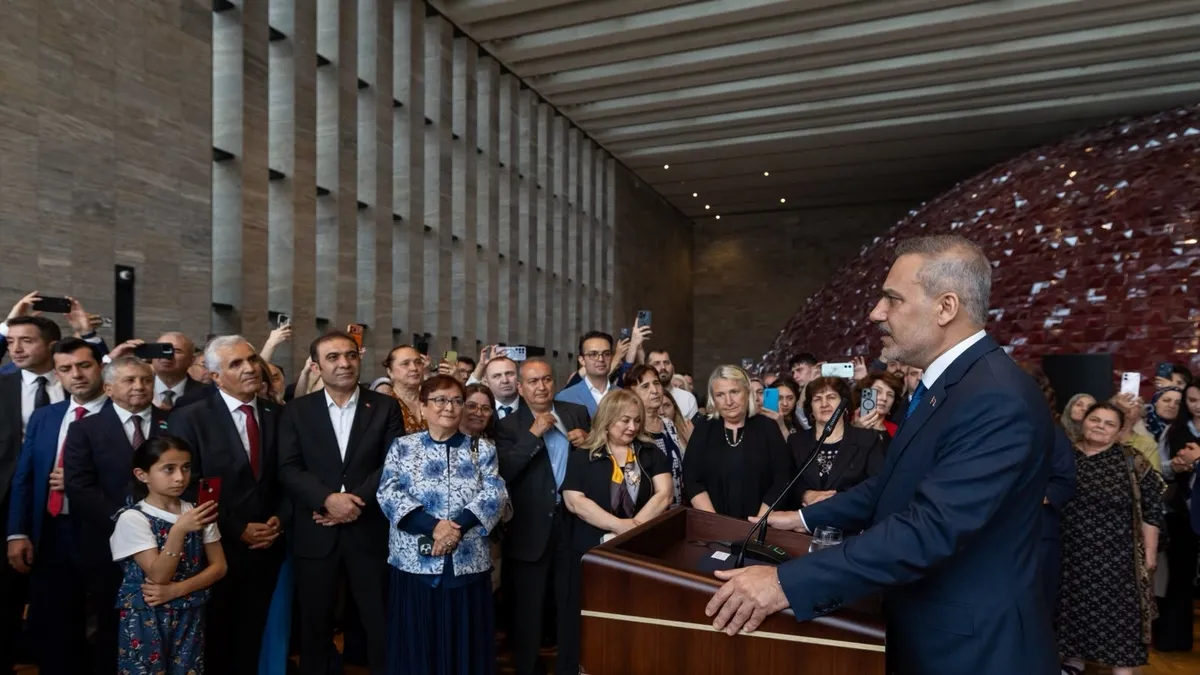Bakan Fidan, Ahıska Türkleri sergisini AKM'de açtı