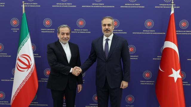 Bakan Fidan İranlı Mevkidaşı ile Görüştü