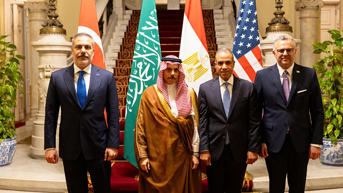 Bakan Fidan Kahire'de Libya ve Bölgesel Konuları Görüştü