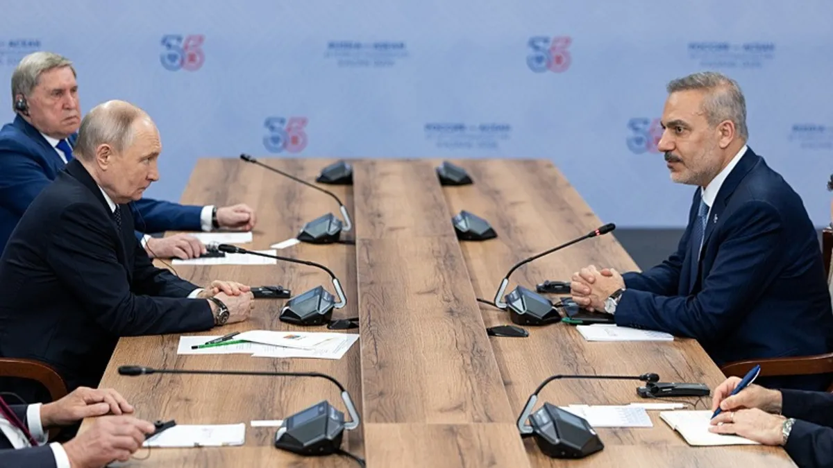 Bakan Fidan Kazan'da Putin ile Görüştü