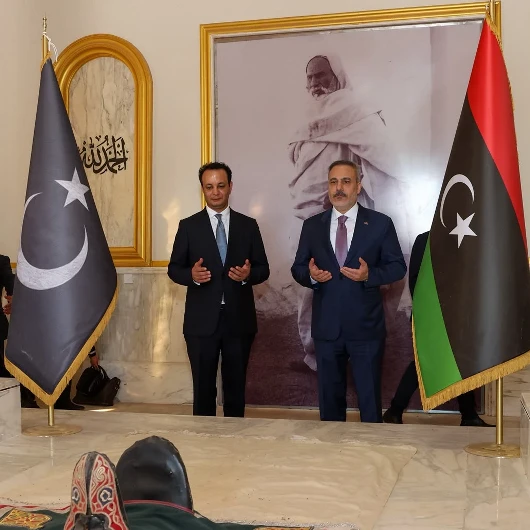 Bakan Fidan Libya'da Ömer Muhtar'ın Kabrini Ziyaret Etti