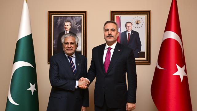 Bakan Fidan ve Pakistanlı Mevkidaşı Dar İstanbul'da Kritik Görüşme Yaptı