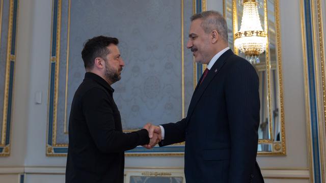 Bakan Fidan'dan Kiev'de Zelenskiy ile kritik görüşme