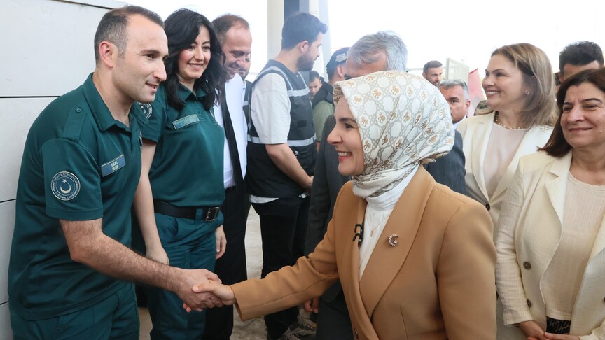 Bakan Göktaş'tan Kapıkule'de gurbetçilere sıcak karşılama