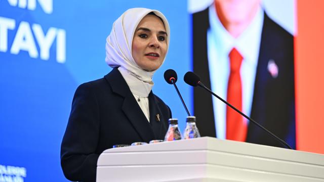 Bakan Göktaş'tan 15 Yaş Altına Sosyal Medya Koruması