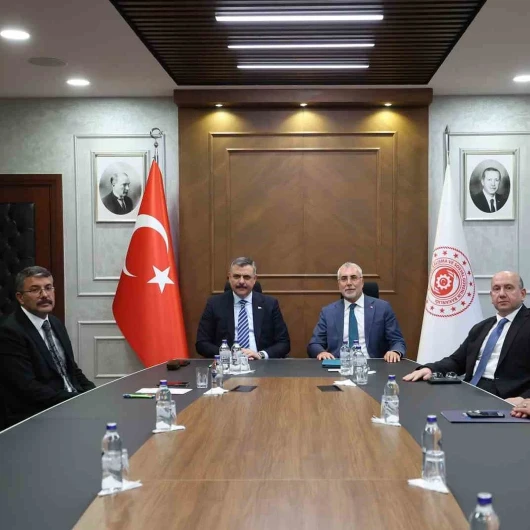 Bakan Işıkhan'dan TYP Müjdesi: 81 İle 30 Bin Kontenjan