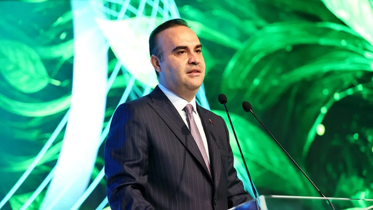 Bakan Kacır: Yeşil dönüşümde uluslararası ortaklık şart, 2053'te sıfır emisyon hedefleniyor