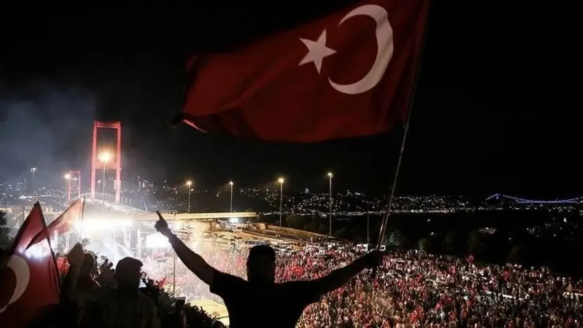 Bakan Kurum: Tanklar vatan sevgisine yenildi