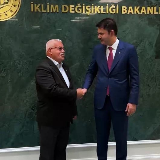 Bakan Kurum'dan Bayram Amca'ya anlamlı ziyaret