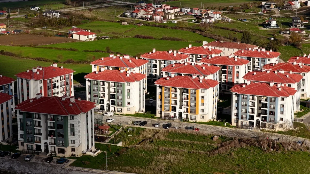 Bakan Kurum'dan TOKİ Sinop projelerinde mutlu ailelerin paylaşımı