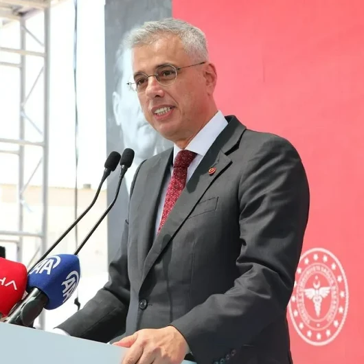 Bakan Memişoğlu İzmir'e Müjdeyi Verdi: İkinci Şehir Hastanesi Tınaztepe'de Yükselecek