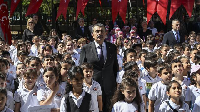 Bakan Tekin: Kitap Okuma Alışkanlığı Sınav Başarısını Etkiliyor
