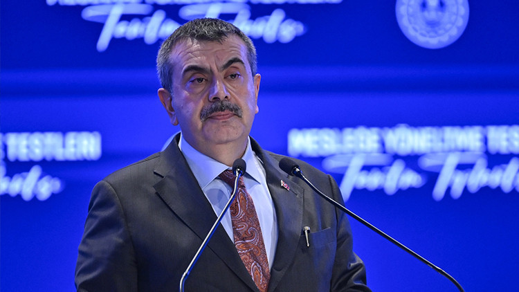 Bakan Tekin: Mazeret tayini bekleyen öğretmenler için eylül ayında duyuru
