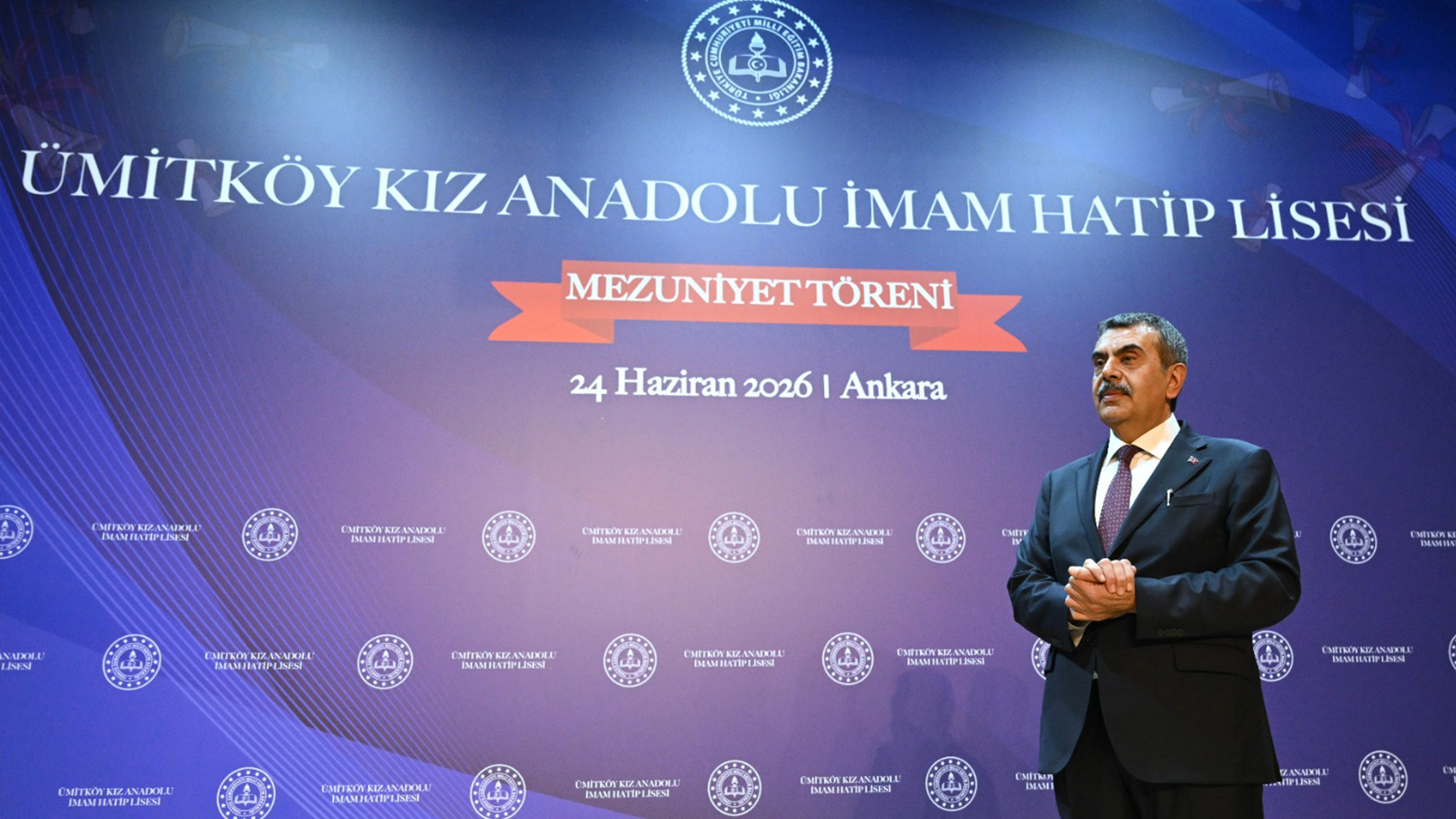 Bakan Tekin: Öğretmenlerin Fedakarlıklarını Göz Ardı Etmiyoruz