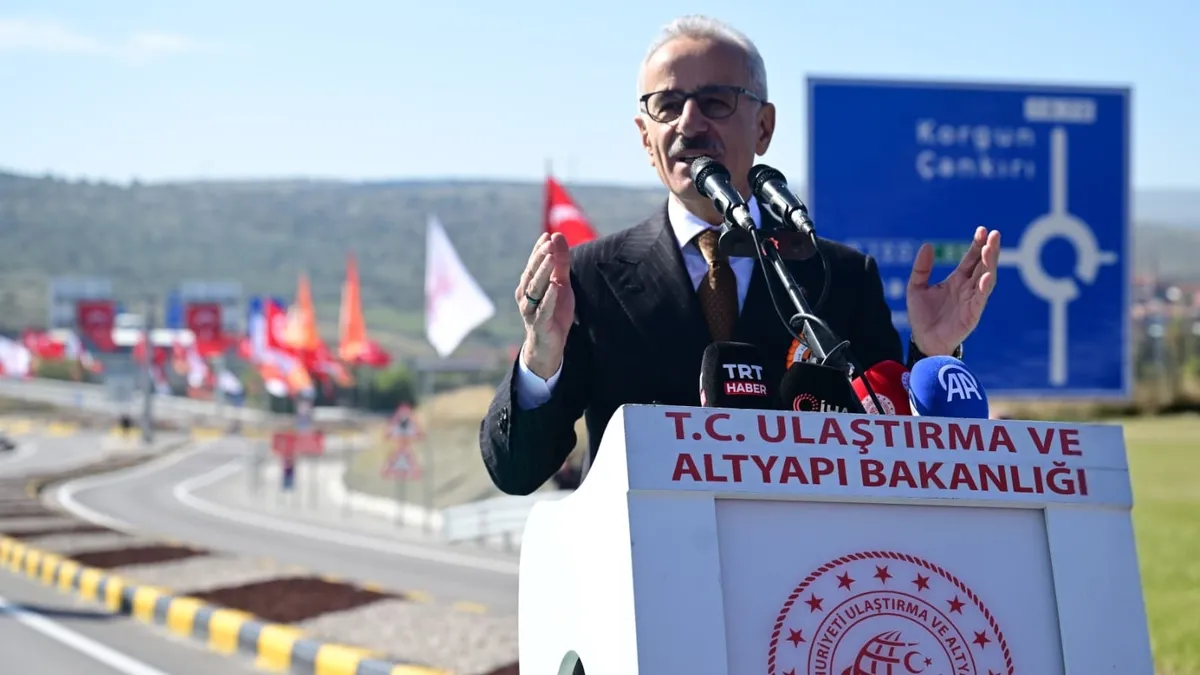 Bakan Uraloğlu: 45 Dakikalık Yol 24 Dakikaya İndi, Yıllık 560 Milyon TL Tasarruf