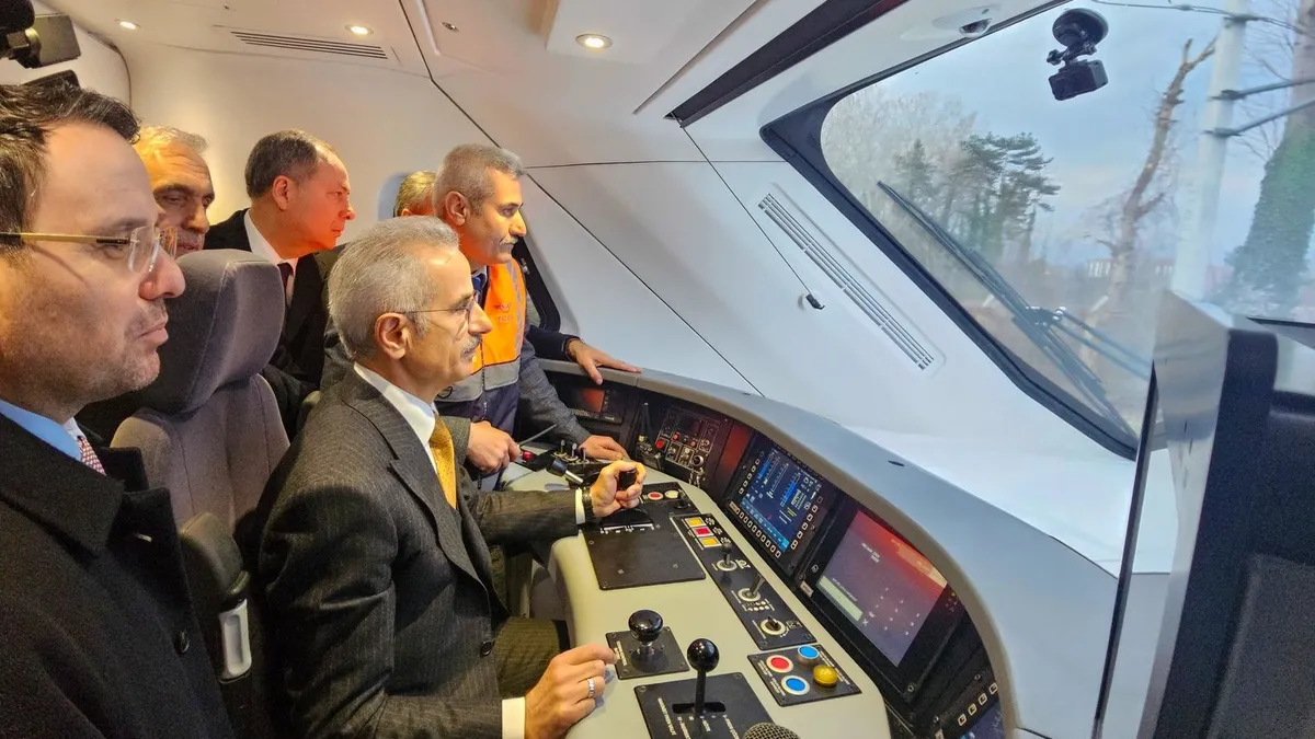 Uraloğlu duyurdu: Yerli hızlı tren hız rekoru kırdı