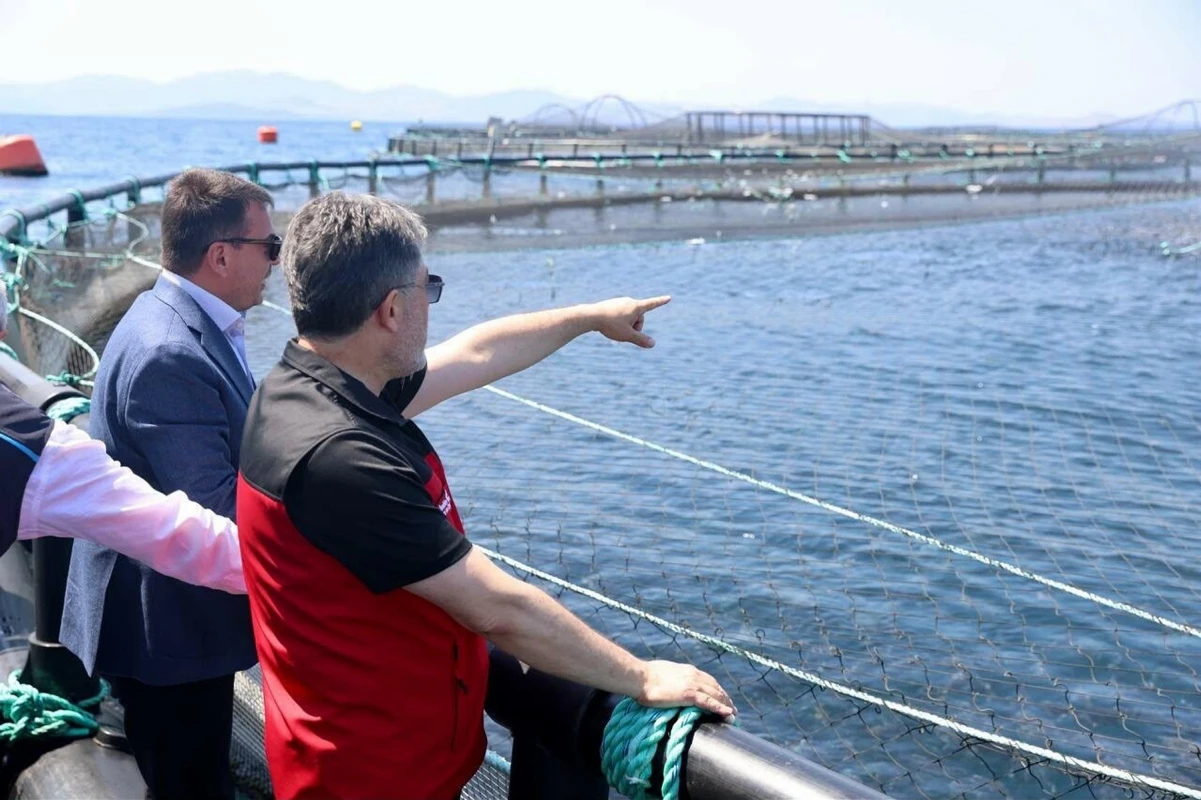 Bakan Yumaklı: Su ürünlerinde 2028 yılı hedefimiz 3 milyar dolar ihracat