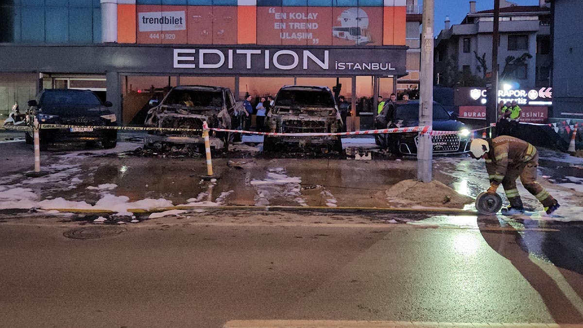 Bakırköy'de lüks araçları kundaklayan 5 kişi yakalandı