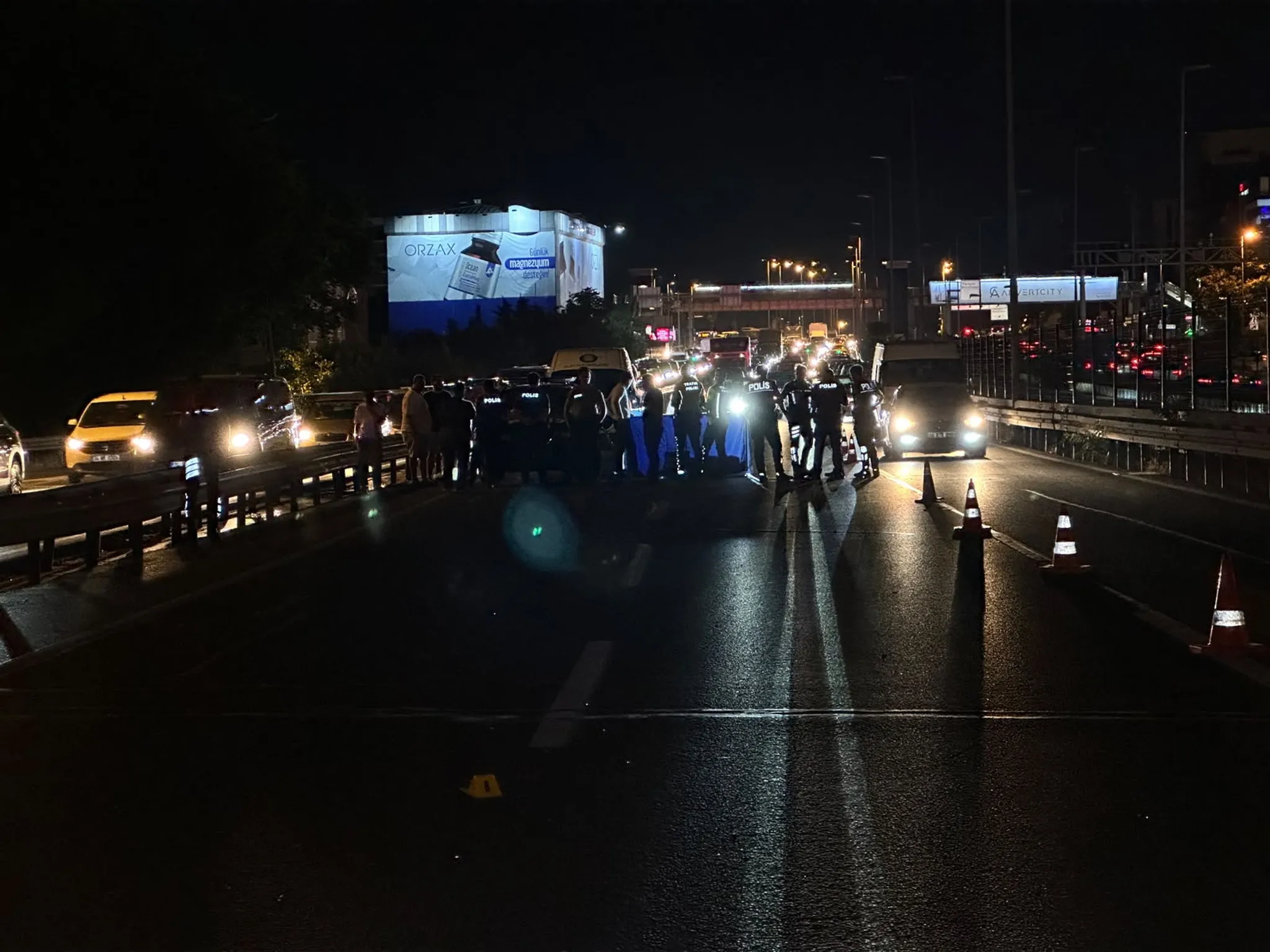 Bakırköy'de yayaya çarpan otomobil can aldı: Bir kişi hayatını kaybetti