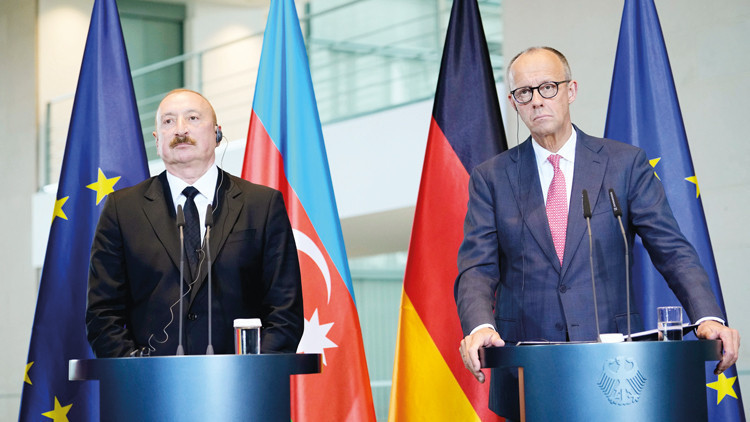Bakü'de gizli zirve: Alman ve Rus yetkililer bir araya geldi