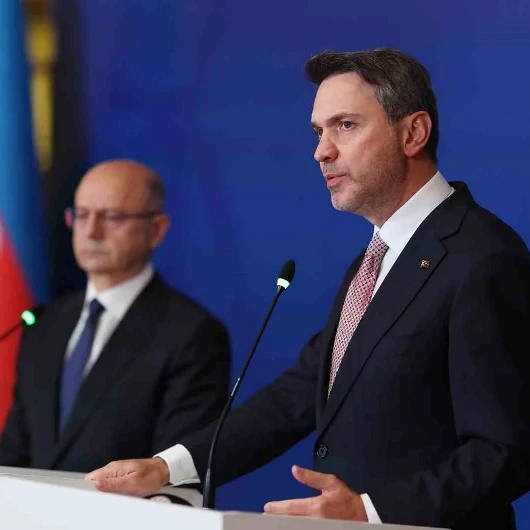 Bakü'de tarihi zirve: Türkiye ve Azerbaycan'dan Avrupa'ya üç yeni enerji hattı