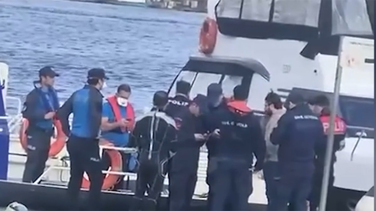 Balat Sahilinde Denizde Ceset Bulundu: Haliç'te Ürküten Olay