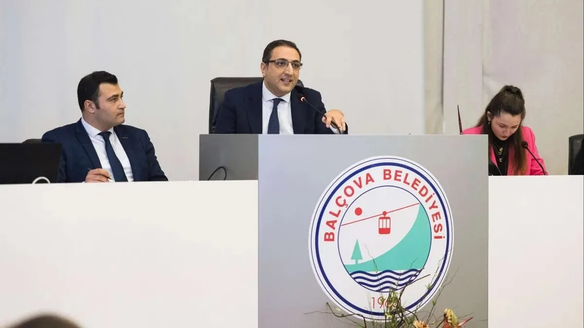 Balçova Belediye Başkanı Onur Yiğit Göreve İade Edildi
