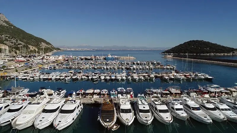 Balıkçı Barınağına Atanan Kayyum Görevini Bırakmıyor