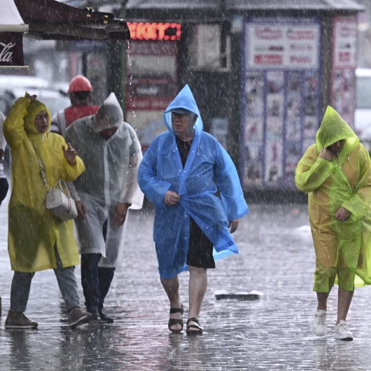 Balkanlar’dan Gelen Serin ve Yağışlı Hava Türkiye’yi Etkisi Altına Alıyor