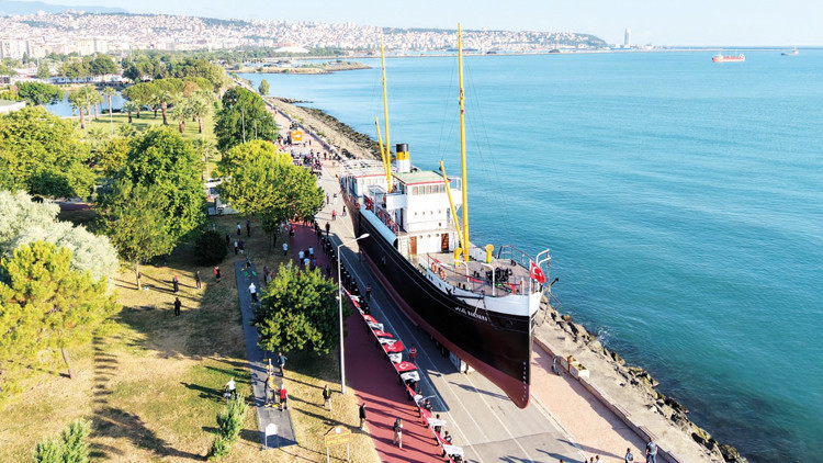 Bandırma Vapuru Replikası Kurtuluş Yolu'nda Samsun'a Uğurlandı