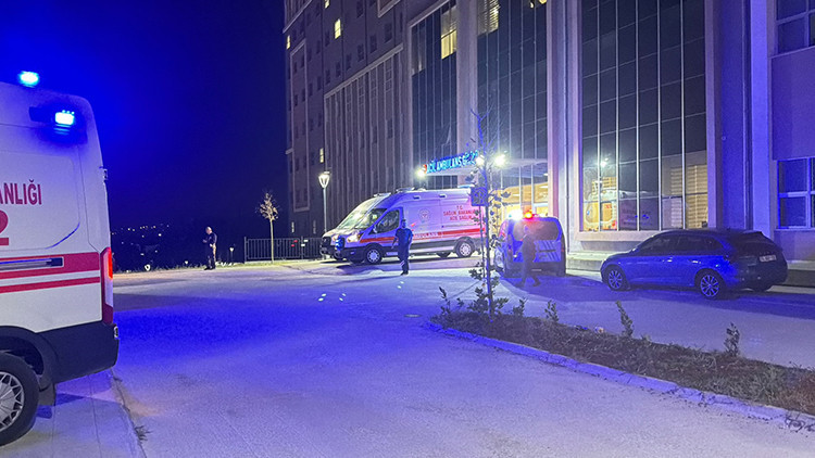 Bartın'da Eğlence Mekanında Bıçaklı Tabancalı Kavga: 1 Ölü, 4 Yaralı