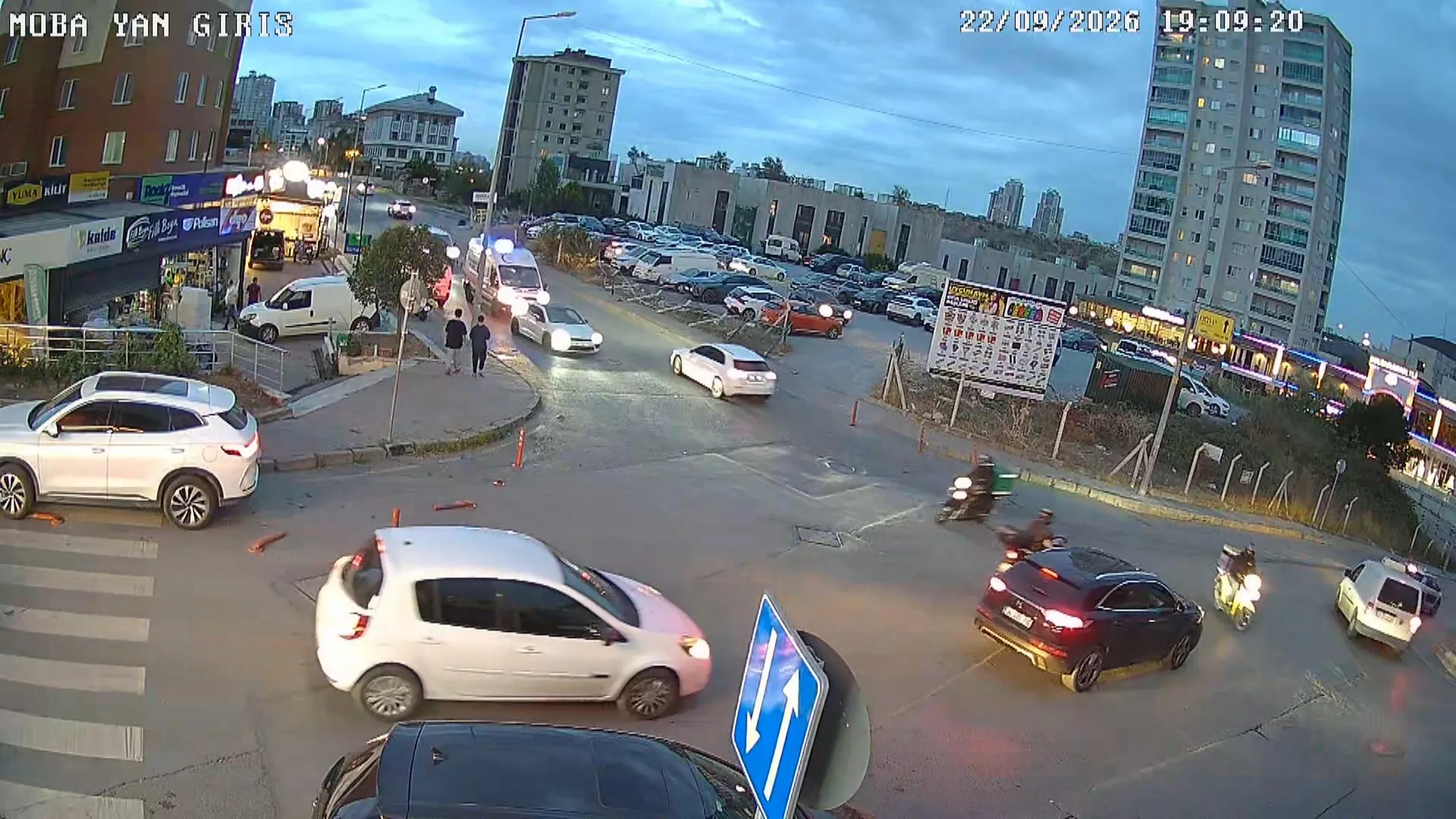 Başakşehir'de ambulansa yol vermeyen sürücüye 466 bin TL ceza