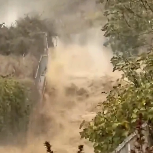 Başakşehir'de Dere Taştı: Olimpiyat Stadı Çevresi Göle Döndü